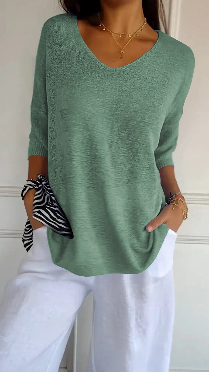 Mia | Timeless V-Neck Top