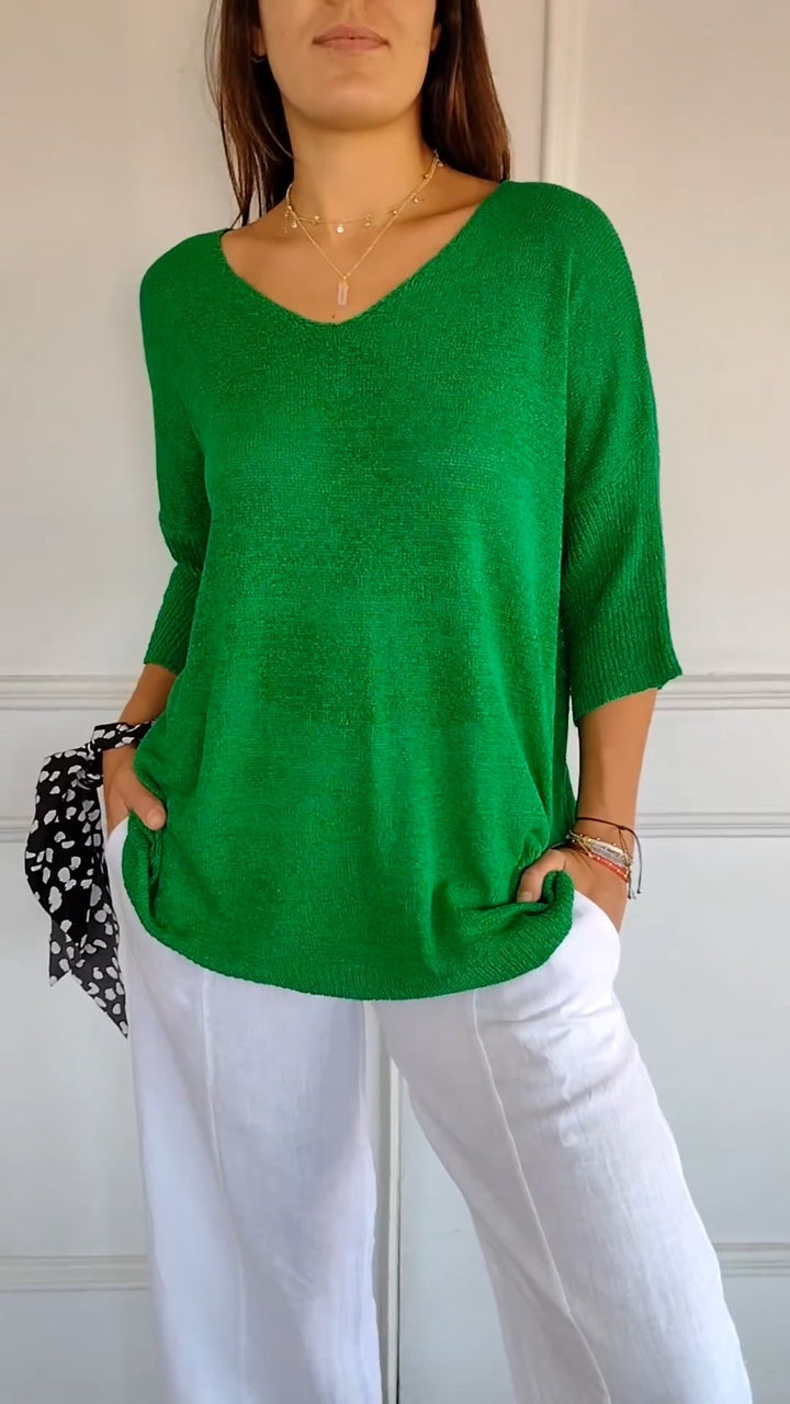 Mia | Timeless V-Neck Top